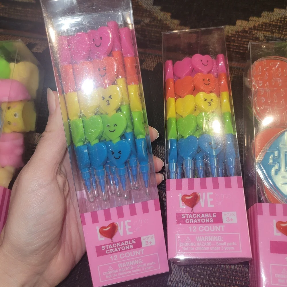 Love Colorful Party Favors Set